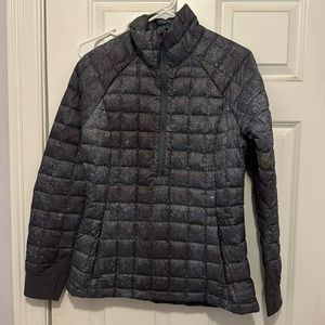 ak Burton 1/2 zip down pullover women’s small